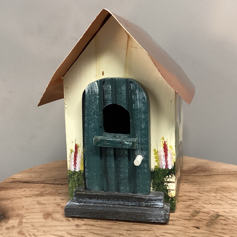 🟡 Hand Painted - Copper Roofed - Birdhouse - Excellent Condition - Unique Design - Picture 3 of 13
